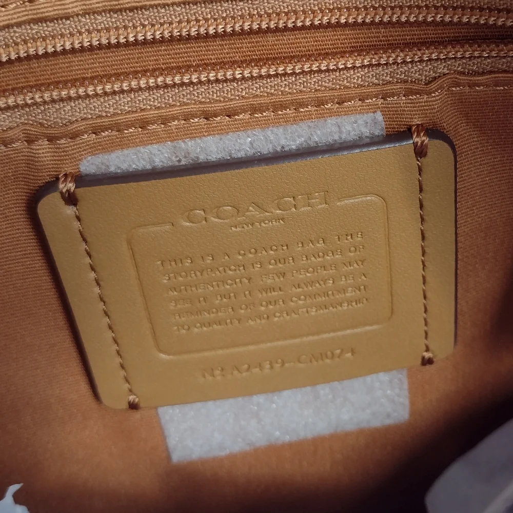 Coach big leather purse in light saddle - Picture 6 of 15